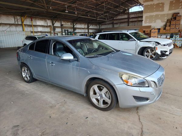 2013 VOLVO S60