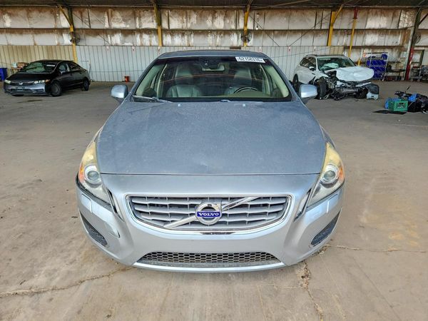 2013 VOLVO S60