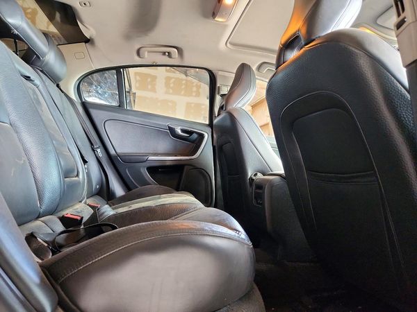 2013 VOLVO S60