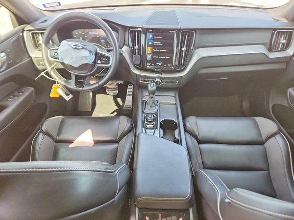 2021 VOLVO XC60 R-Design