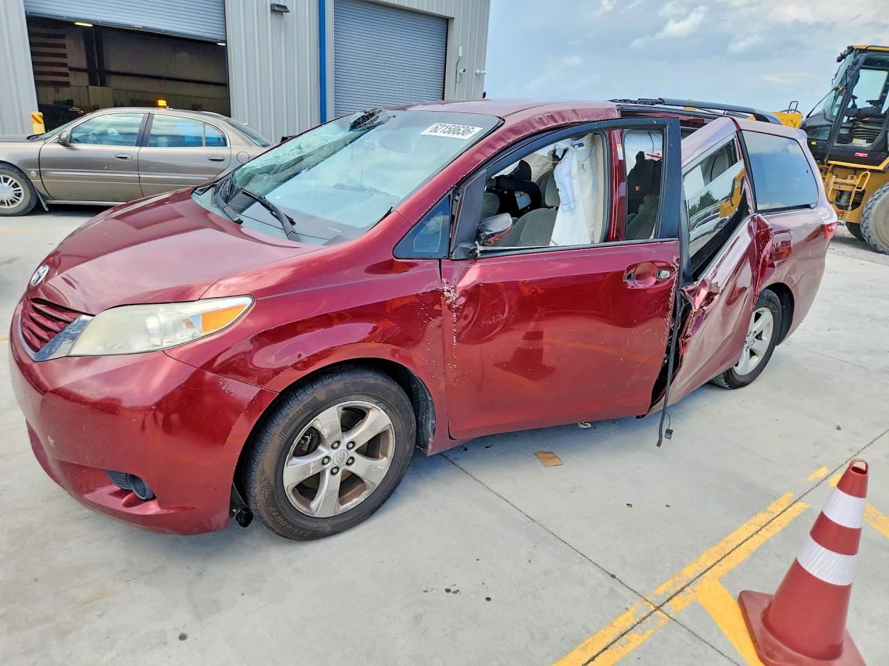 2015 TOYOTA SIENNA