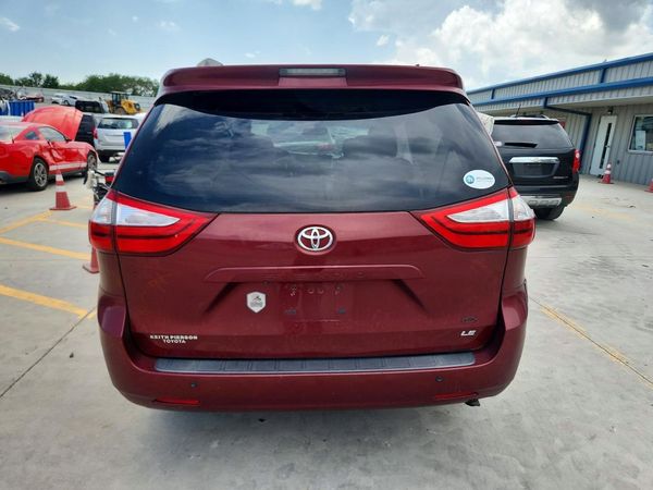 2015 TOYOTA SIENNA