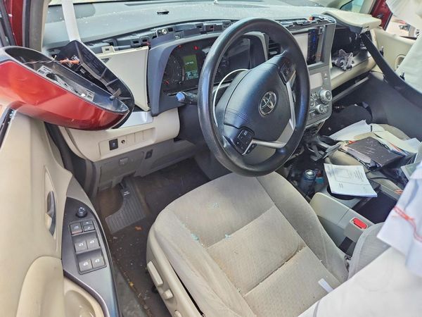 2015 TOYOTA SIENNA