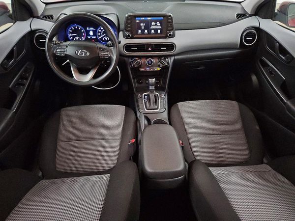 2021 HYUNDAI KONA SE