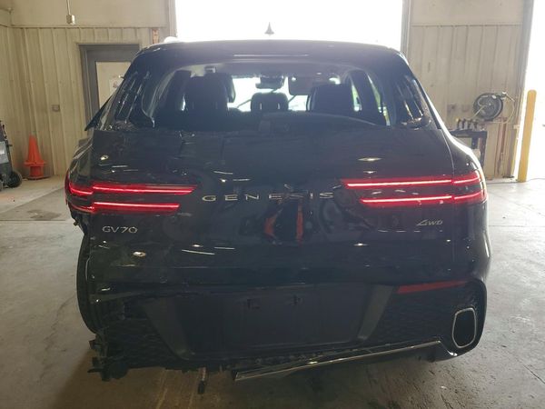 2025 GENESIS GV70