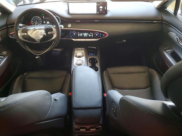 2025 GENESIS GV70