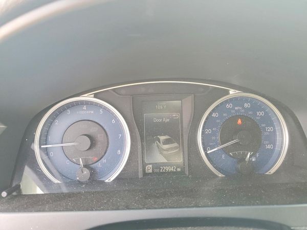2016 TOYOTA CAMRY