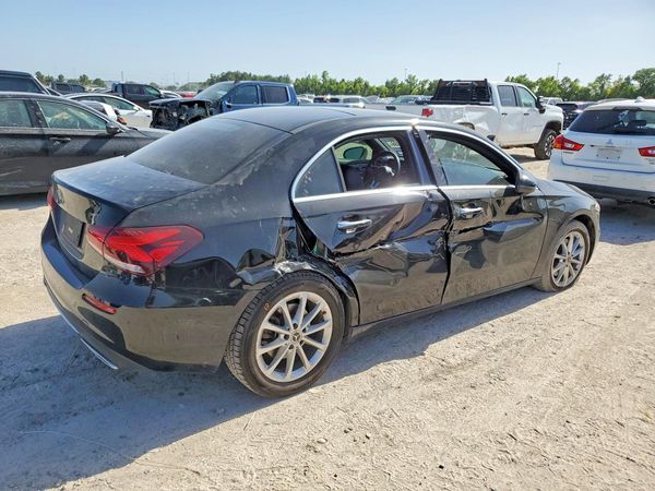 2021 MERCEDES-BENZ A A220
