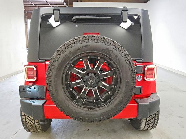 2016 JEEP WRANGLER UNLIMITED SAHARA 4X4