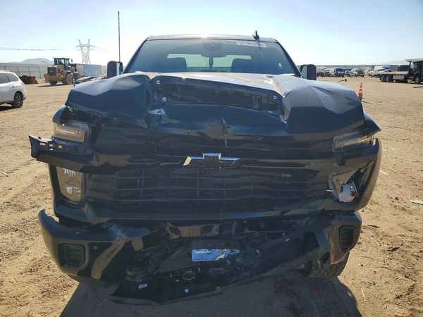 2025 CHEVROLET SILVERADO Custom