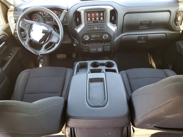 2025 CHEVROLET SILVERADO Custom