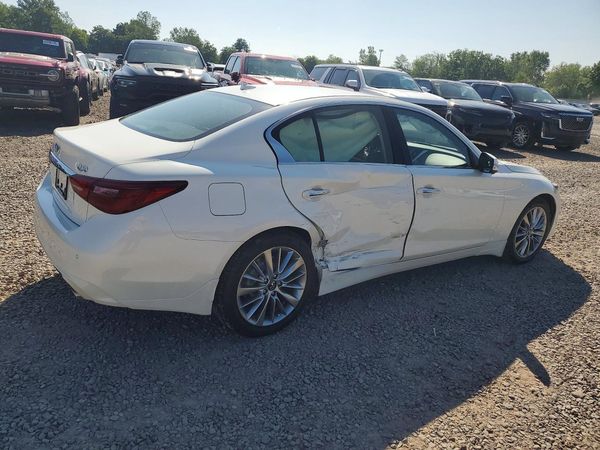 2021 INFINITI Q50 LUXE