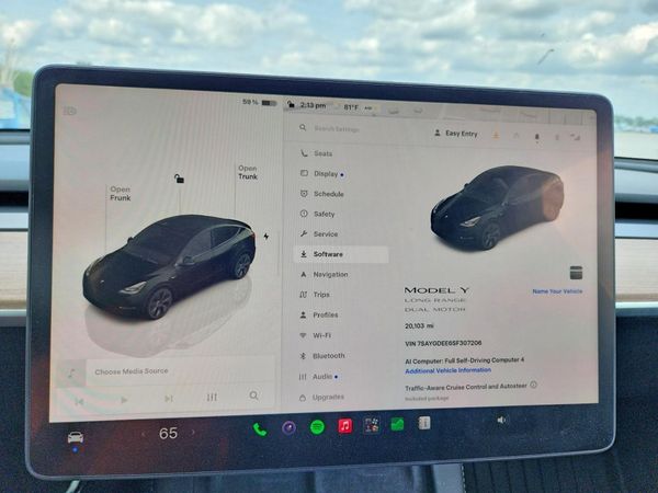 2025 TESLA MODEL Y