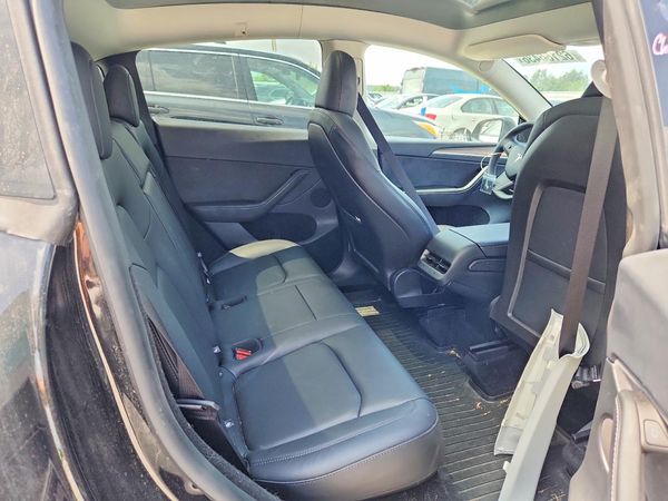 2025 TESLA MODEL Y