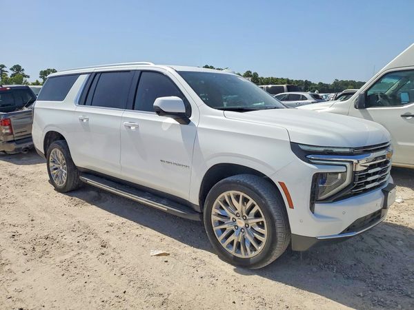 2026 CHEVROLET SUBURBAN LT — Passenger 3/4