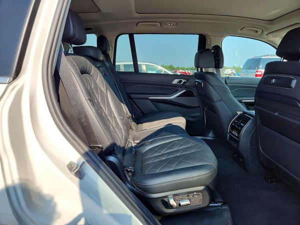 2024 BMW X7