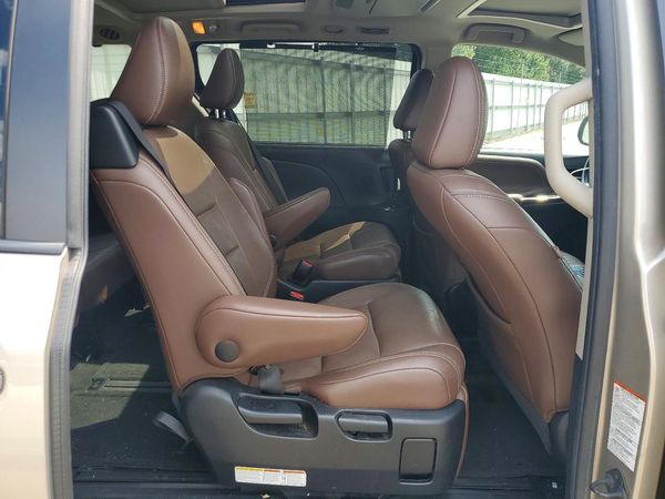 2015 TOYOTA SIENNA