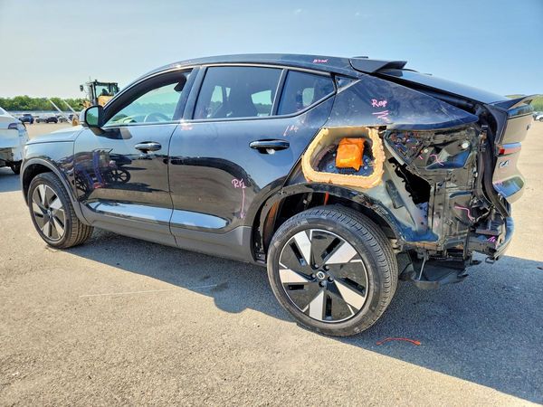 2024 VOLVO C40 Core