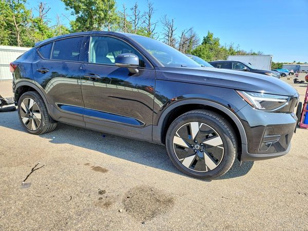2024 VOLVO C40 Core
