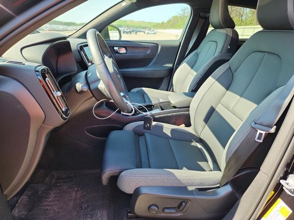 2024 VOLVO C40 Core