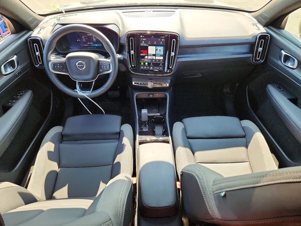 2024 VOLVO C40 Core