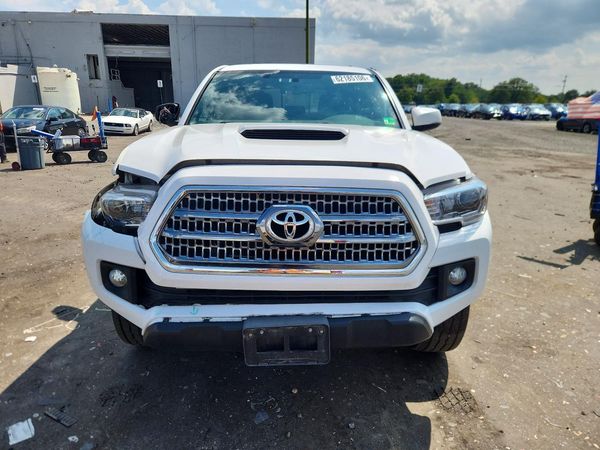 2017 TOYOTA TACOMA