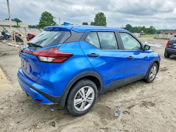 2022 NISSAN KICKS