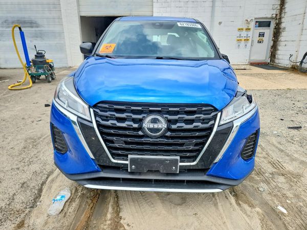 2022 NISSAN KICKS