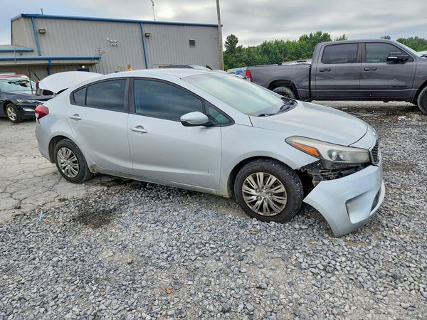 2017 KIA FORTE