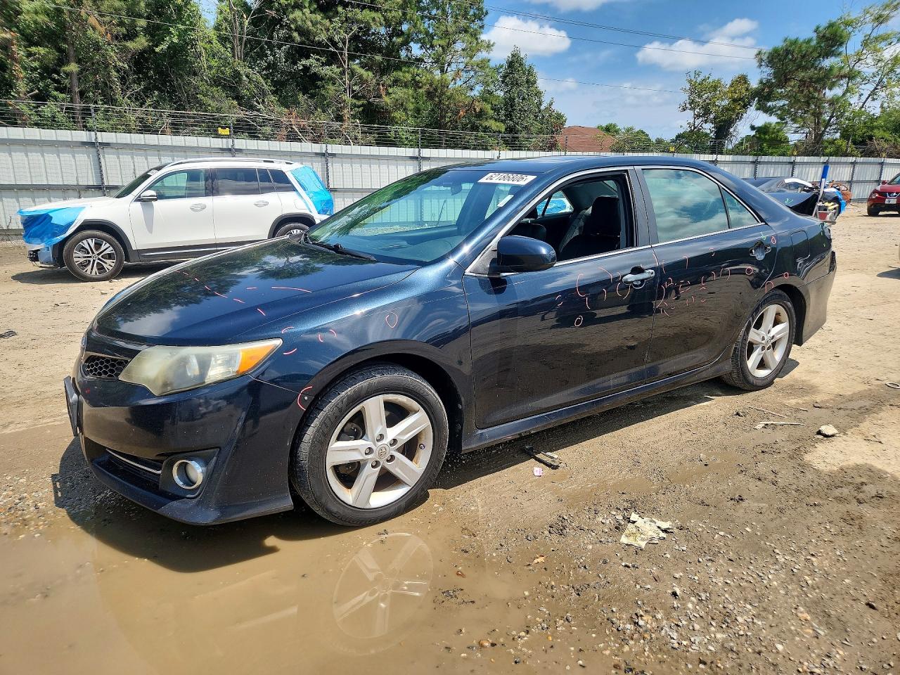 2014 TOYOTA CAMRY
