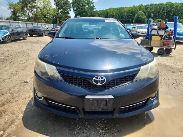 2014 TOYOTA CAMRY