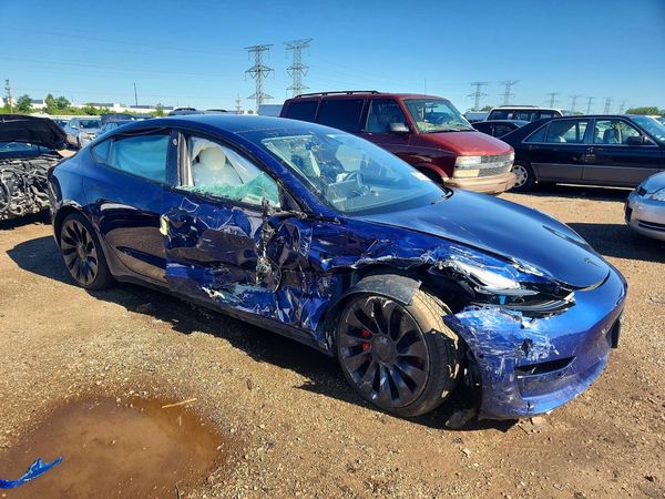 2022 TESLA MODEL 3 — Passenger 3/4