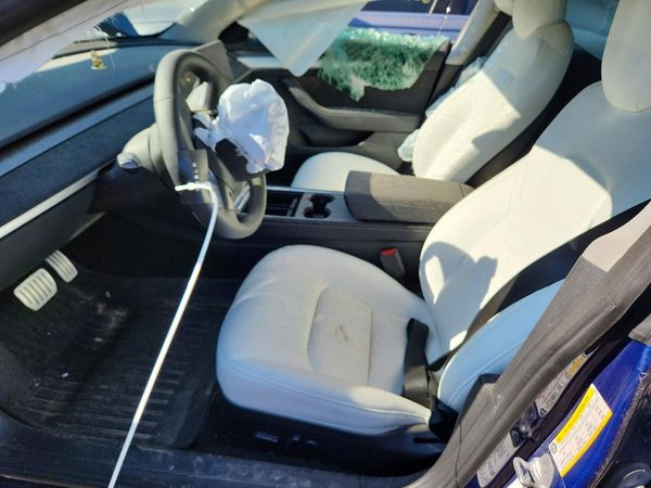 2022 TESLA MODEL 3 — DENT