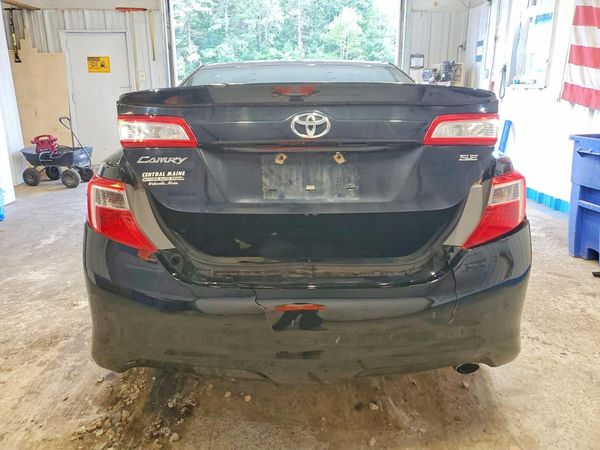 2014 TOYOTA CAMRY