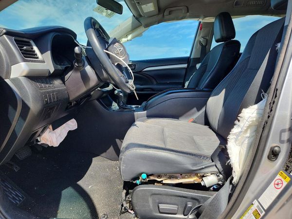 2016 TOYOTA HIGHLANDER
