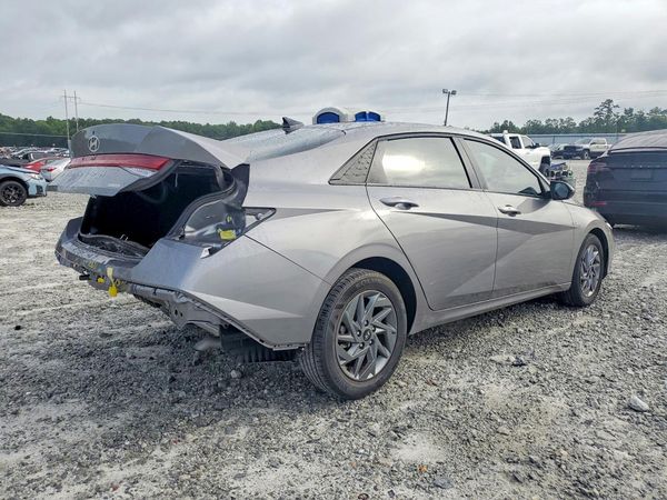 2024 HYUNDAI ELANTRA Blue