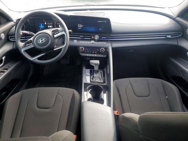 2024 HYUNDAI ELANTRA Blue