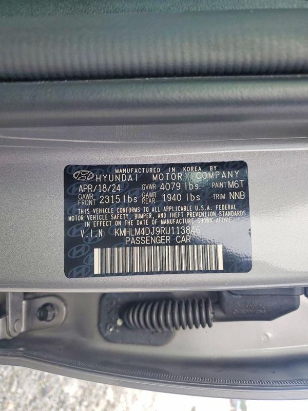 2024 HYUNDAI ELANTRA Blue