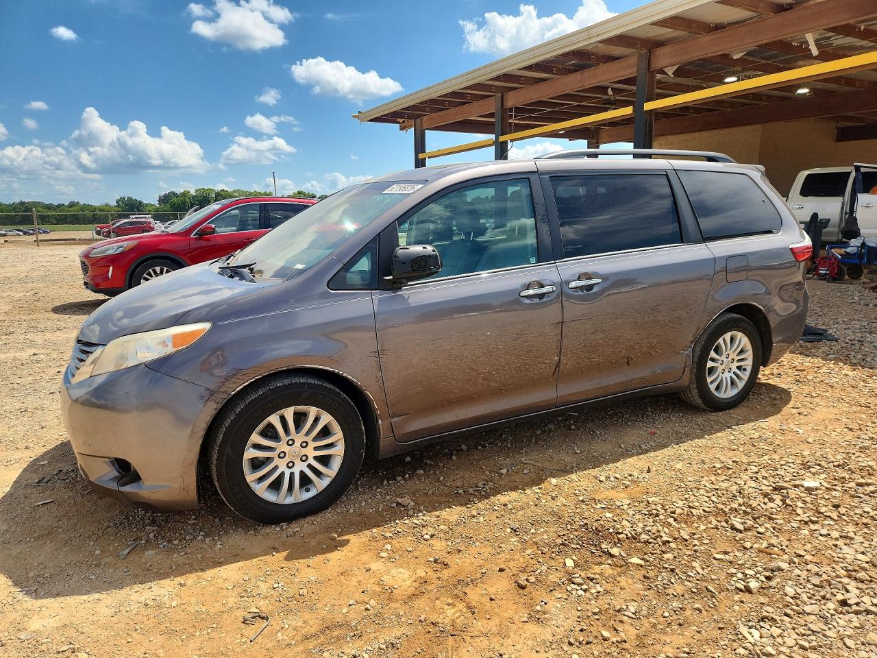 2017 TOYOTA SIENNA