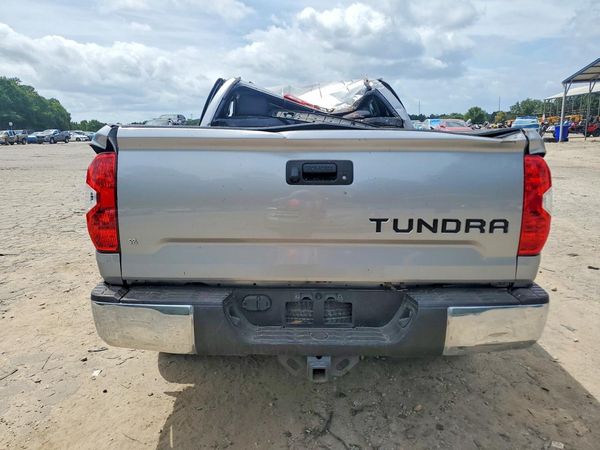 2018 TOYOTA TUNDRA SR/SR5