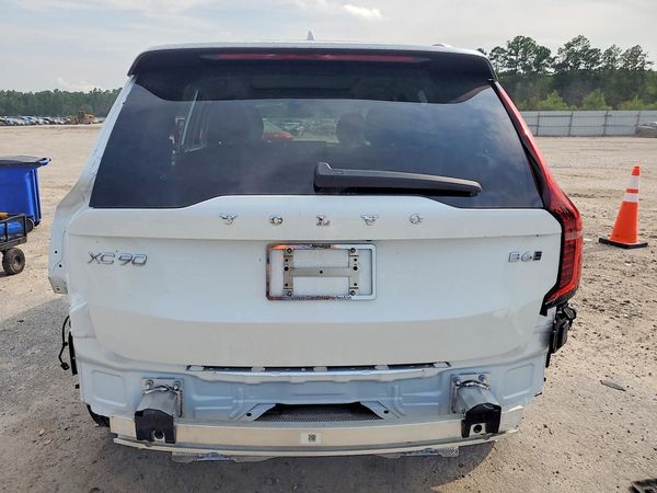 2026 VOLVO XC90