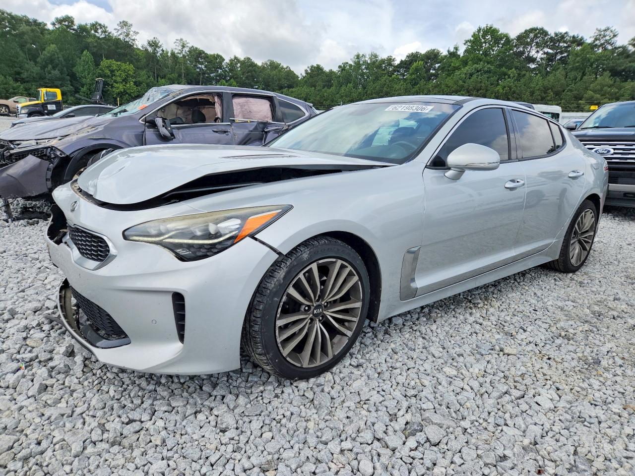 2018 KIA STINGER Premium