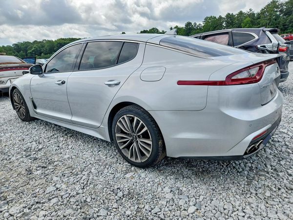 2018 KIA STINGER Premium