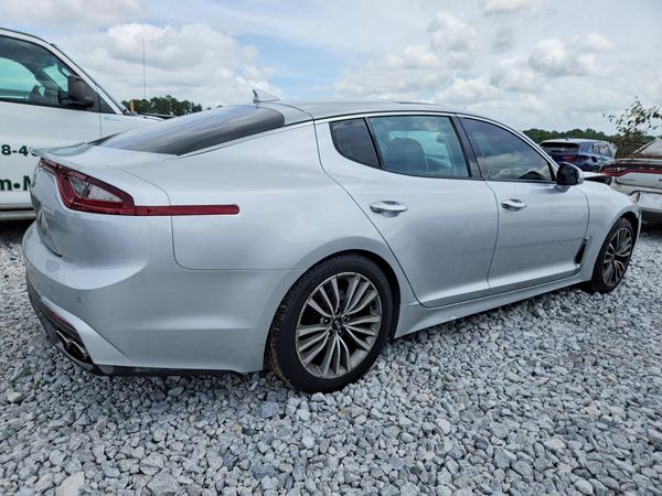 2018 KIA STINGER Premium