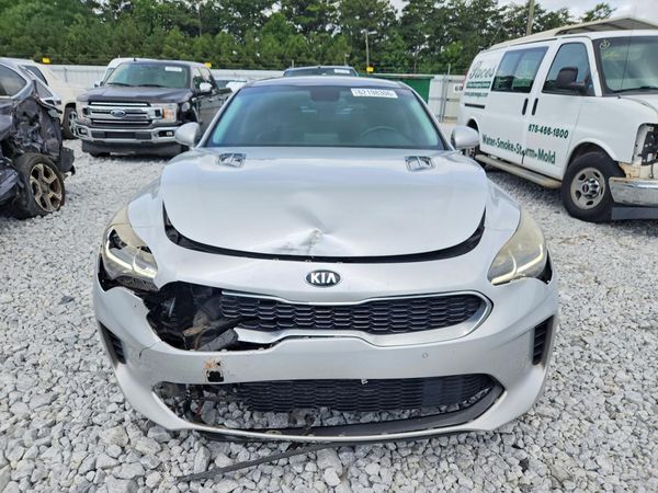 2018 KIA STINGER Premium