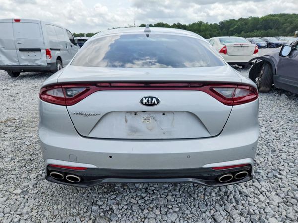 2018 KIA STINGER Premium