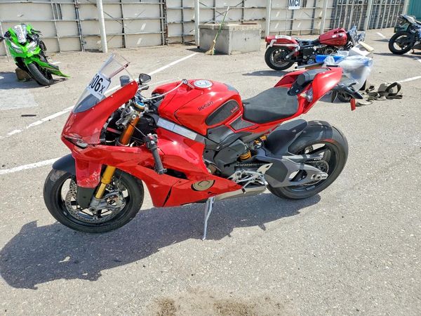 2025 DUCATI PANIGALE