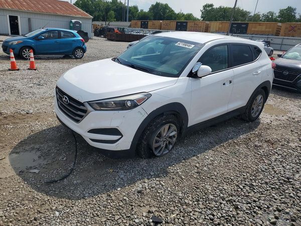 2017 HYUNDAI TUCSON SE (no options)