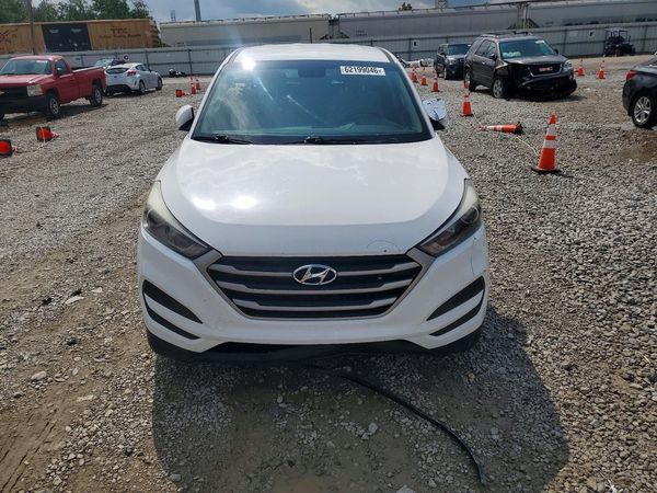 2017 HYUNDAI TUCSON SE (no options)