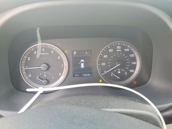 2017 HYUNDAI TUCSON SE (no options)